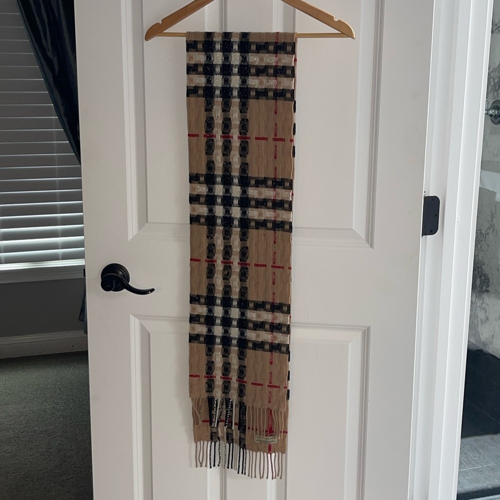 BURBERRY Glitter Tan Checkered Wool Scarf Woven Textured Fringe L: 56" x W: 14" - Picture 3 of 8